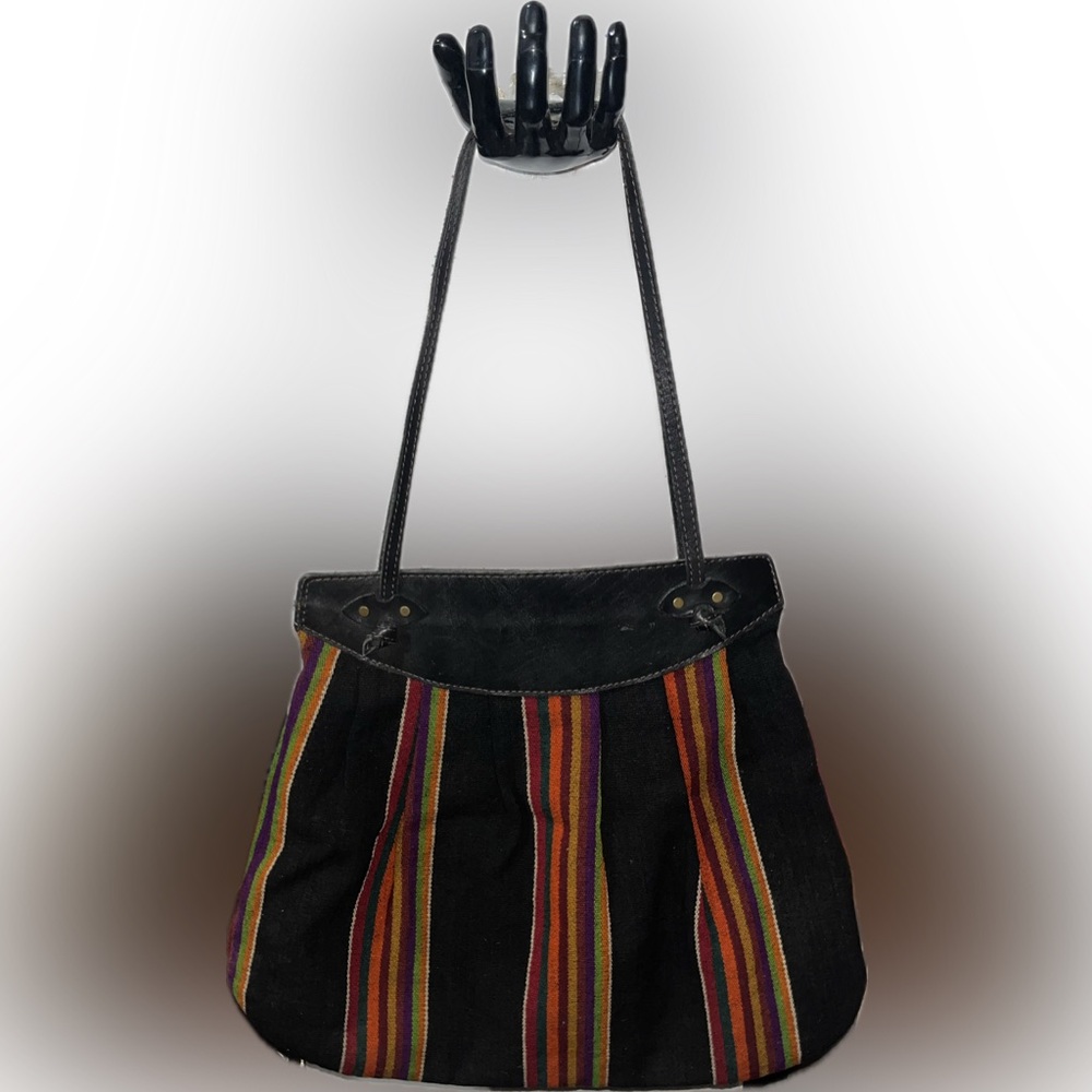 Elegant Striped Shoulder Bag